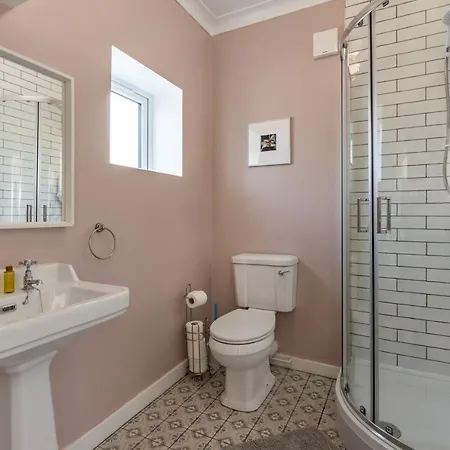 Stylish 2 Bedroom Cottage Near Glasgow Airport Lochwinnoch Exterior photo