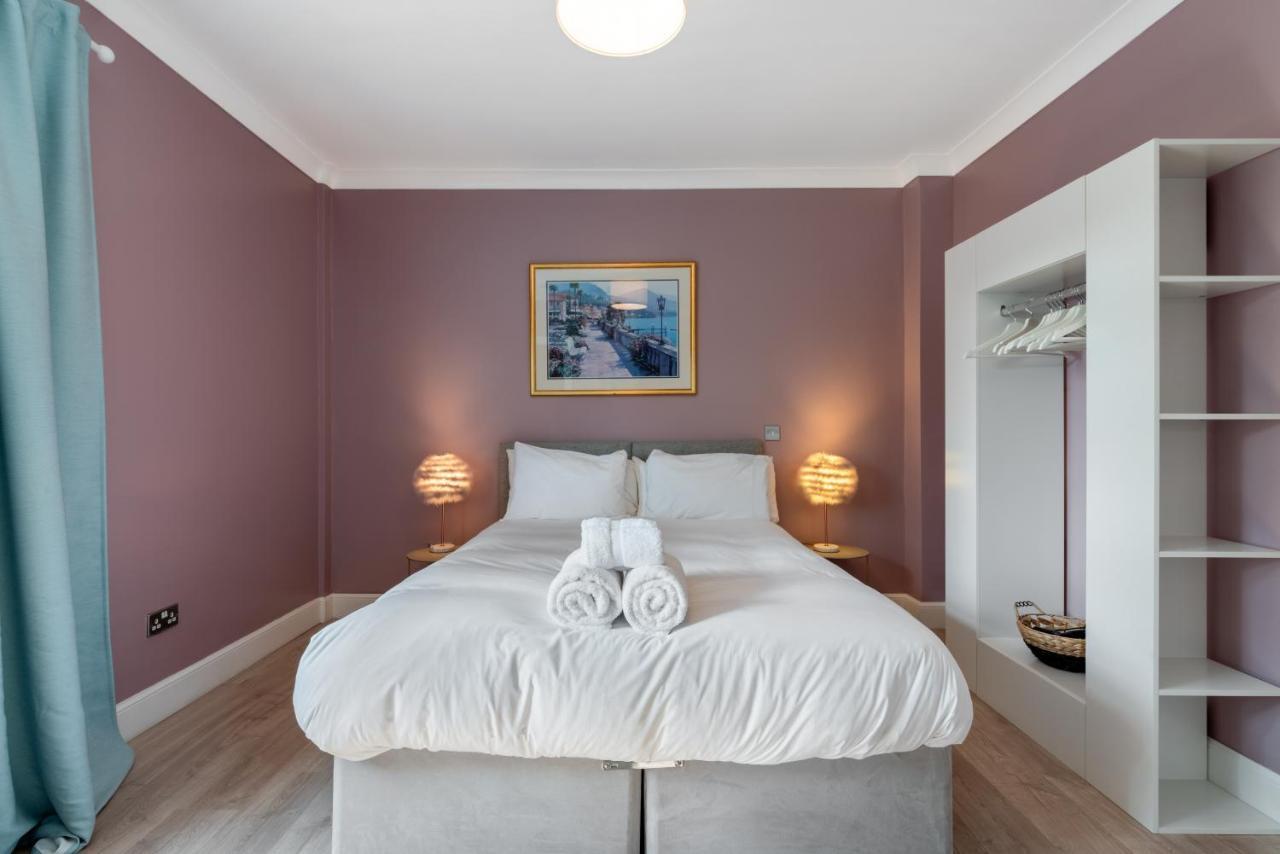Stylish 2 Bedroom Near Glasgow Airport