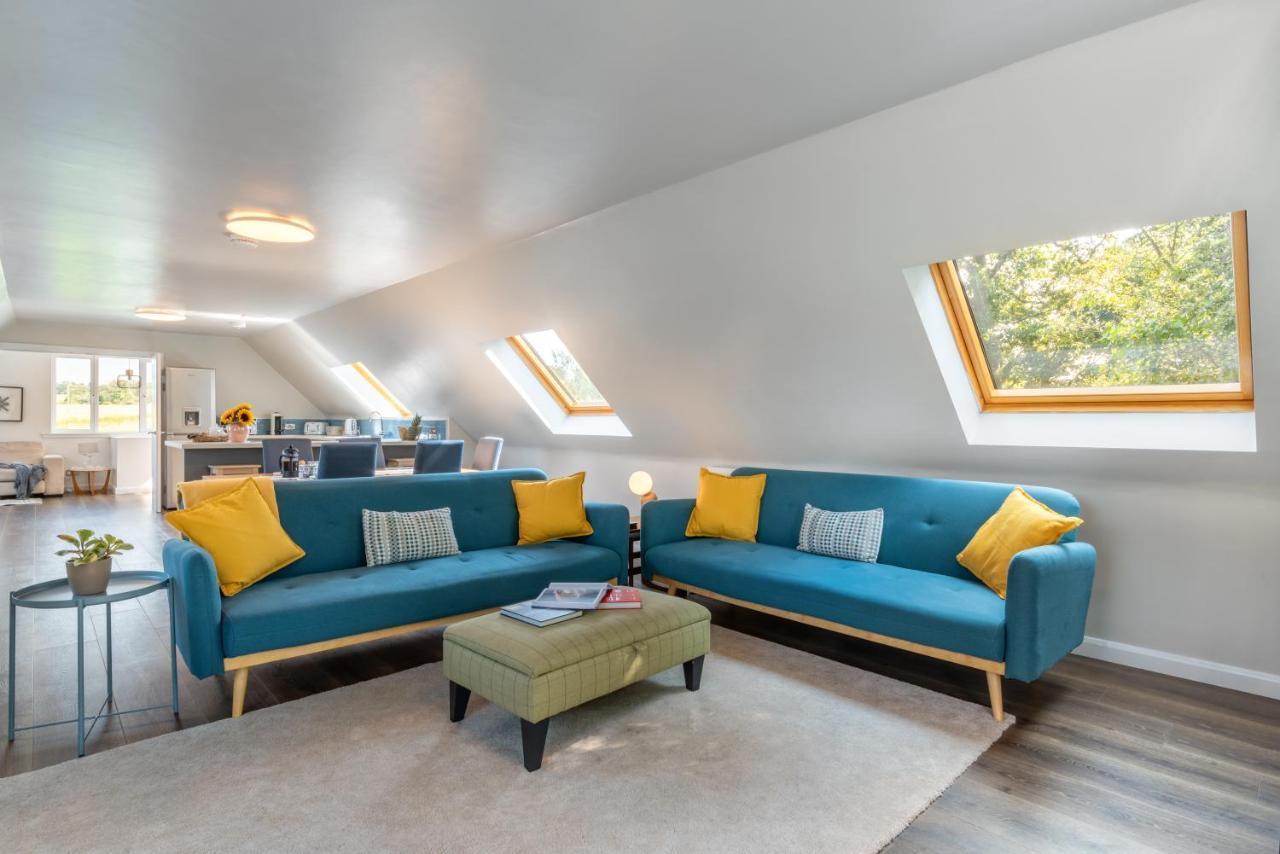 Stylish 2 Bedroom Near Glasgow Airport *